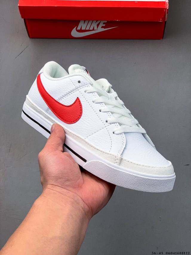 耐克Nike Court Legacy 运动鞋融合经典复古款式与时尚街头风格设计，向网球文化的辉煌历史致敬。 利落皮革、织物和合成材质组合鞋面经久耐穿，易于清洁