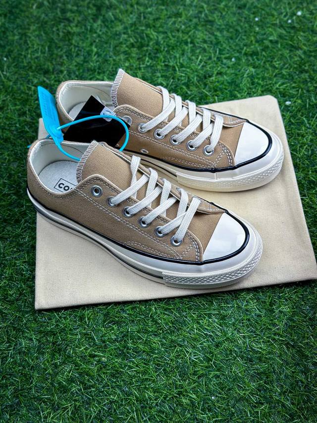 福利特价放 公司级 Converse1970S 匡威 三星帆布鞋高帮 正确原厂面料 厚度精准 鞋型挺拔，双包边蓝底。鞋头大小比例100%还原Zp规整中底走线、高