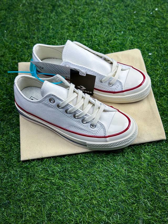 福利特价放 公司级 Converse1970S 匡威 三星帆布鞋高帮 正确原厂面料 厚度精准 鞋型挺拔，双包边蓝底。鞋头大小比例100%还原Zp规整中底走线、高