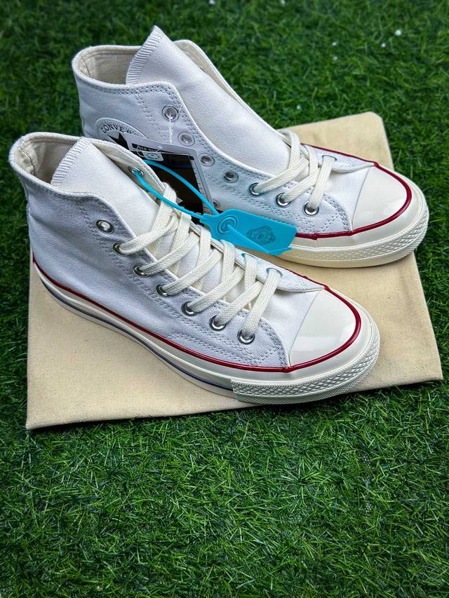 福利特价放 公司级 Converse1970S 匡威 三星帆布鞋高帮 正确原厂面料 厚度精准 鞋型挺拔，双包边蓝底。鞋头大小比例100%还原Zp规整中底走线、高