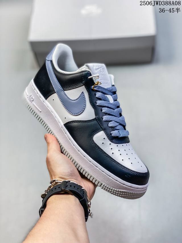公司级耐克Nike Air Force 1 07 Lv8空军一号低帮百搭休闲运动板鞋。柔软、弹性十足的缓震性能和出色的中底设计，横跨复古与现代的外型结合，造就出