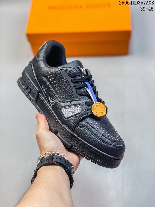 公司级路易威登 Louis Vuitton Lv 2.0路易威登板鞋 二代 拼接皮革 内嵌式绑带 新款 Lv Trainer最新配色运动鞋 L家 篮球鞋风格运动