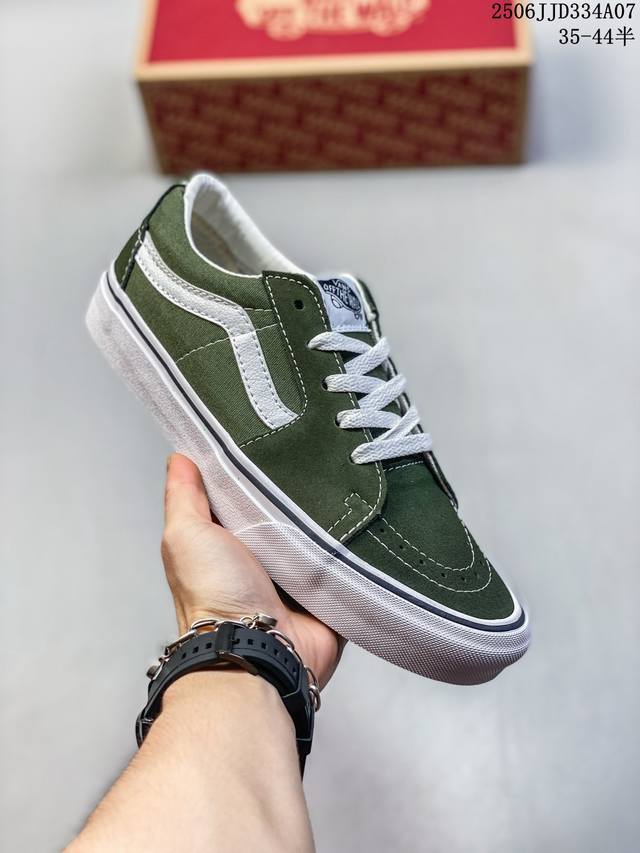 Vans 范斯 Sk8-Low 经典款 低帮 黑白 休闲板鞋帆布鞋 Vn0A4Uuk6Bt 工艺：硫化1:1 重量1:1、真标、原钢印、材质标、鞋型标、合格证