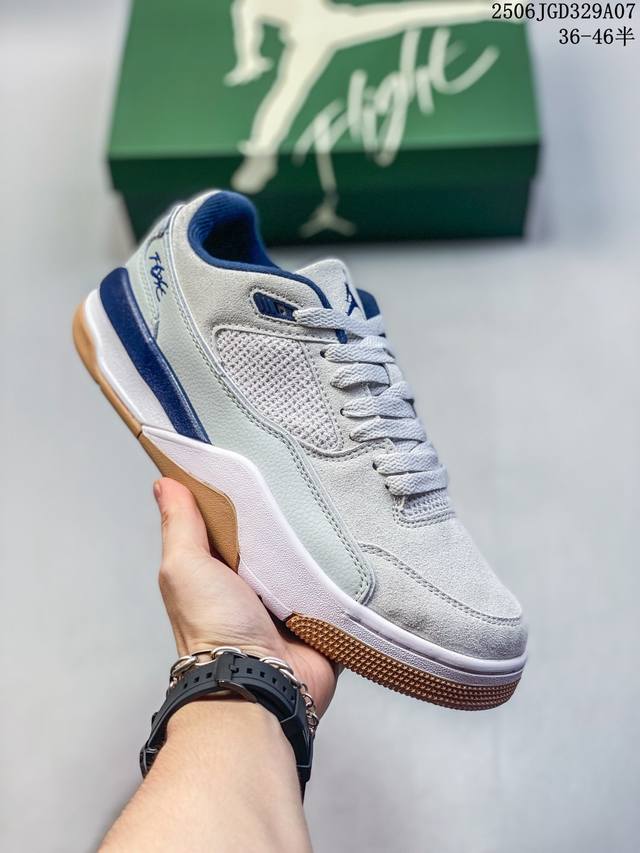 耐克 Nike Air Jordan 4 Retro Og 中帮 迈克尔 乔丹Aj4代乔4 复古休闲运动文化篮球鞋。秉承轻量化的速度型篮球鞋设计思想完成设计，降
