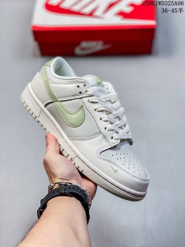 真标带半码 耐克Nike Sb Dunk Low Sb 系列扣篮系列复古低帮休闲运动滑板板鞋。采用脚感柔软舒适Zoomair气垫，有效吸 收滑板等极限运动在落地