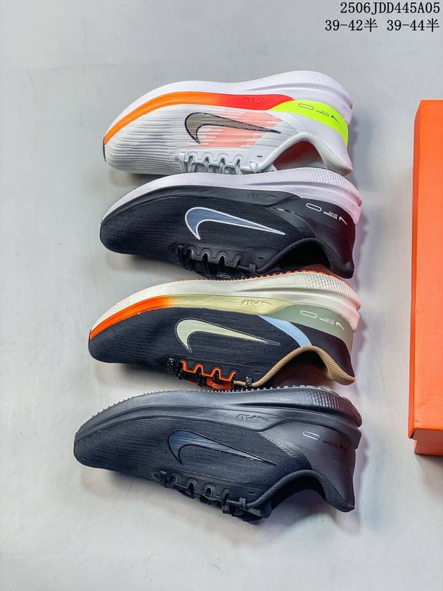 Nike 耐克 原楦开发纸版楦型，天猫级电商工作室品相，后跟定型技术及后仰设计，更符合人体工学登月飞马9代遁系列秋季皮革休闲运动跑鞋 尺码：见图 编码：06Jd