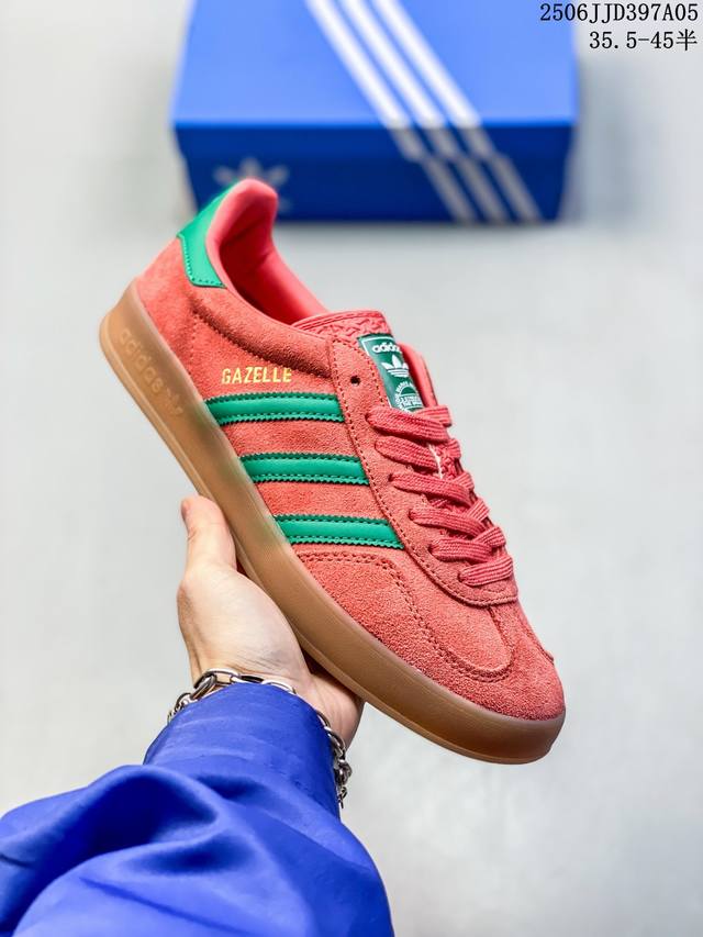 Adidas 阿迪达斯 男女鞋半码制，升级原楦开发版型，采用翻毛皮鞋面材质，内环保海玻璃鞋垫，外置Rb橡胶大底将复古进行到底，阿迪达斯Adidas Gazell