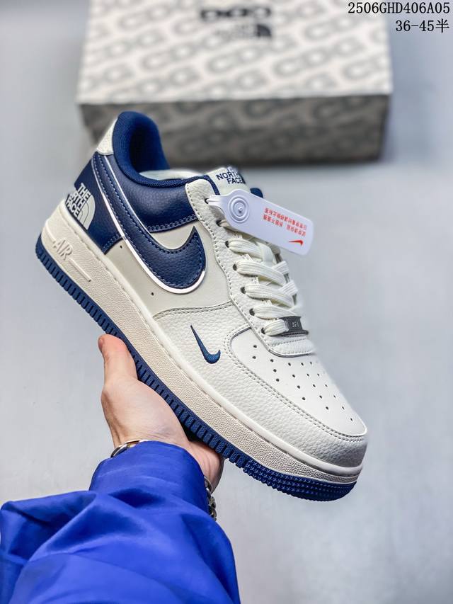 海外限量发售！公司级Nike Air Force 1 '07 Low “北面联名 深蓝底”空军一号 低帮 运动鞋 休闲鞋 折边针车 工艺难度大 原楦头原纸板 原