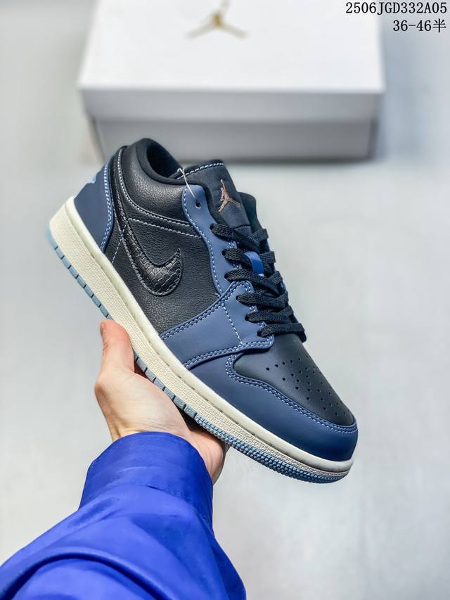 真标Nike Air Jordan 1 Low Aj1乔1低帮休闲板鞋 同步官方配色 官方货号:553558 092 Size:36 36.5 37.5 38