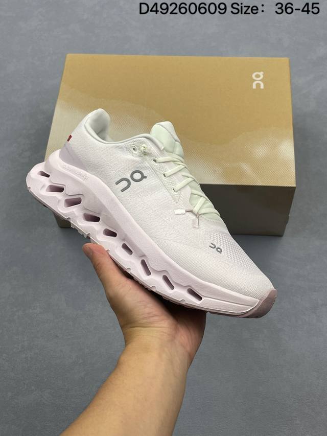 On昂跑Cloudtilt 轻量运动休闲鞋 脚感很舒服 鞋底柔软且包裹性好 上脚显腿长 不管休闲还是运动都很百搭 是最好看最显质感的颜色 尺码:36-45 Id