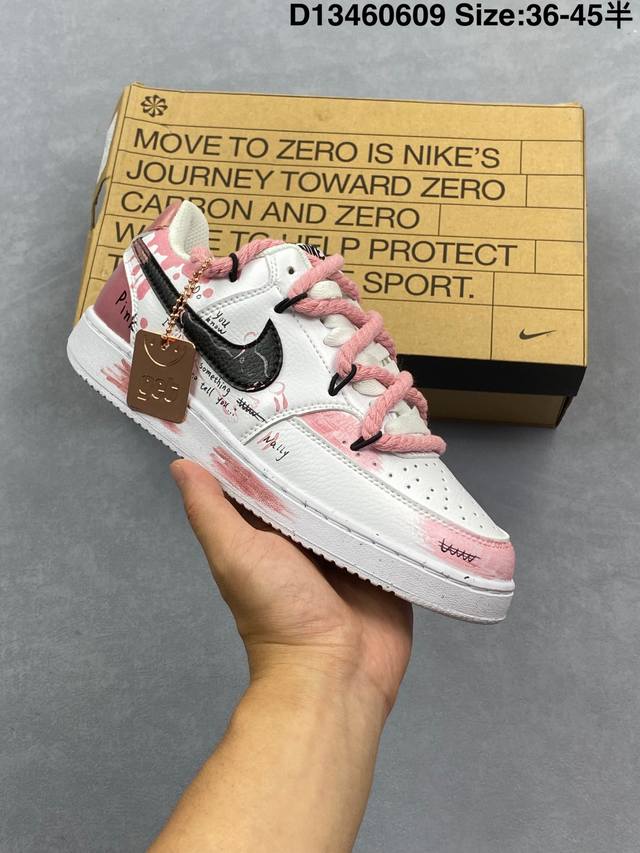 公司级Nike Court Vision Lo ‘Diy’定制 低帮百搭 透气休闲运动板鞋 兼顾舒适脚感和出众风范 演绎匠心之作 结构性的支撑贴合感结合复古篮球