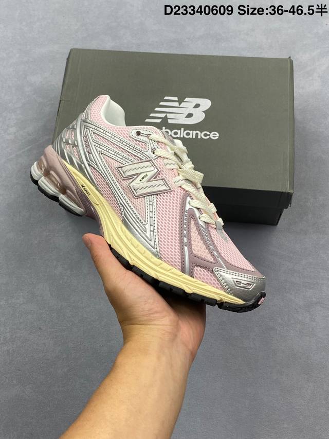 公司级 新百伦 新款 New Balance 1906L 一脚蹬缓震乐福鞋款 厚底增高百搭运动休闲鞋。New Balance 话题十足的乐福鞋款 1906L 1