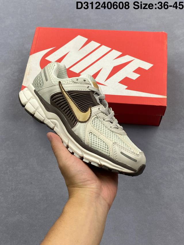 Nike Air Zoom Vomero 5 新造 Bbl 复古做旧 定制球鞋 解构 网布 减震耐磨透气 低帮休闲鞋 鞋身整体采用专属颜料重新喷涂 原创设计图标