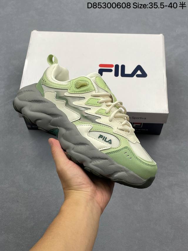 Fila Fusion斐乐 T12W145107Fss秋季新品街头运动休闲鞋！ 尺码：35.5～40带半码 编码：D85300608 货号：F12W531101
