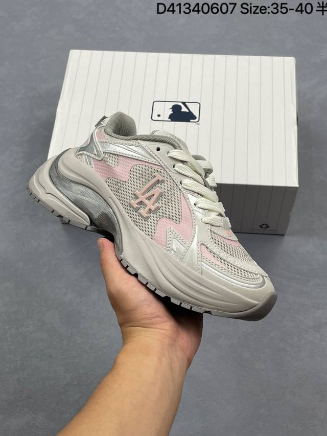 公司级 美职棒 Mlb Bigball Chunky Curve 纽约洋基队厚底增高老爹鞋男女复古鞋中性纽约洋基队休闲经典运动鞋。加厚鞋底，侧面有撞色Ny标识，