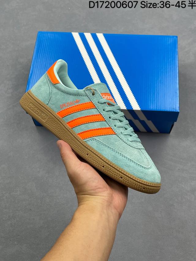 Adidas 阿迪达斯 男女鞋半码制，原楦开发纸版楦型，采用翻毛皮鞋面材质，内嵌环保海玻璃鞋垫，外置防滑耐磨Rb橡胶大底展现浓厚的复古味道，阿迪达斯Adidas