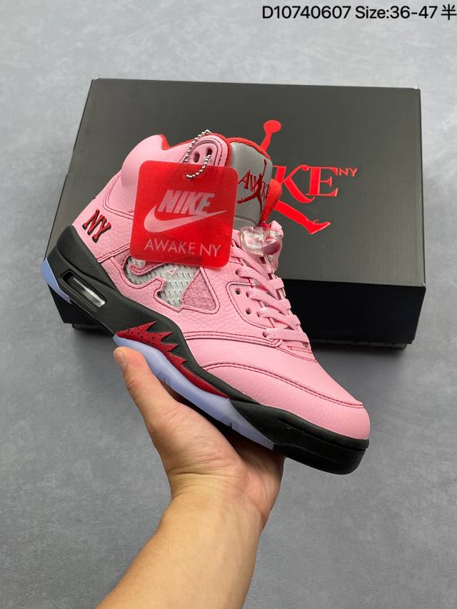 Nike Air Jordan 5 Low 原厂批次 乔丹Aj5代低帮复古休闲文化篮球鞋。Air Jordan创立于1985年是Nike旗下以史上最著名的Nba