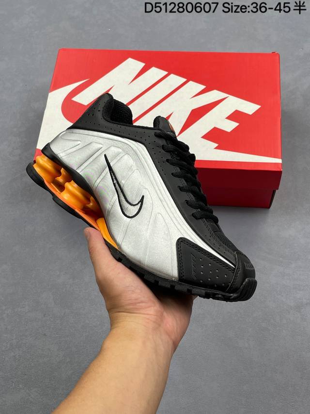 新品 耐克 Nike Shox R4 科技感运动鞋。金属质感鞋面 + 超大气柱 球鞋！Nike Shox R4上脚超炫酷Nike Shox R4十年经典鞋款，复