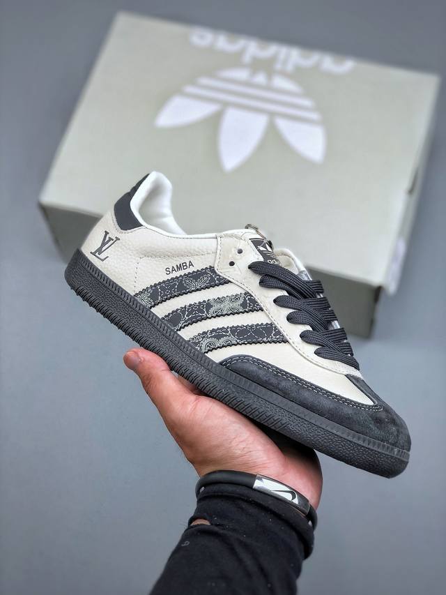 C版 Adidas Samba Og 德训鞋 Lv联名款 高端定制桑巴系列 大厂纯原品质出货 超高清洁度 细节完美 舒适百搭 低帮休闲板鞋 男女同款货号：Xr0
