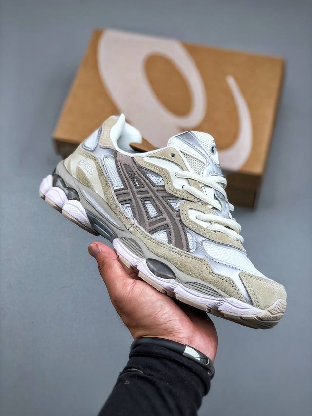 Asics 亚瑟士Gel-Nyc 2055透气网眼鞋面配合部分合成革材质 采用全新Ahar+橡胶材质 更加耐磨货号: 1A789-105 尺码:36-45半
