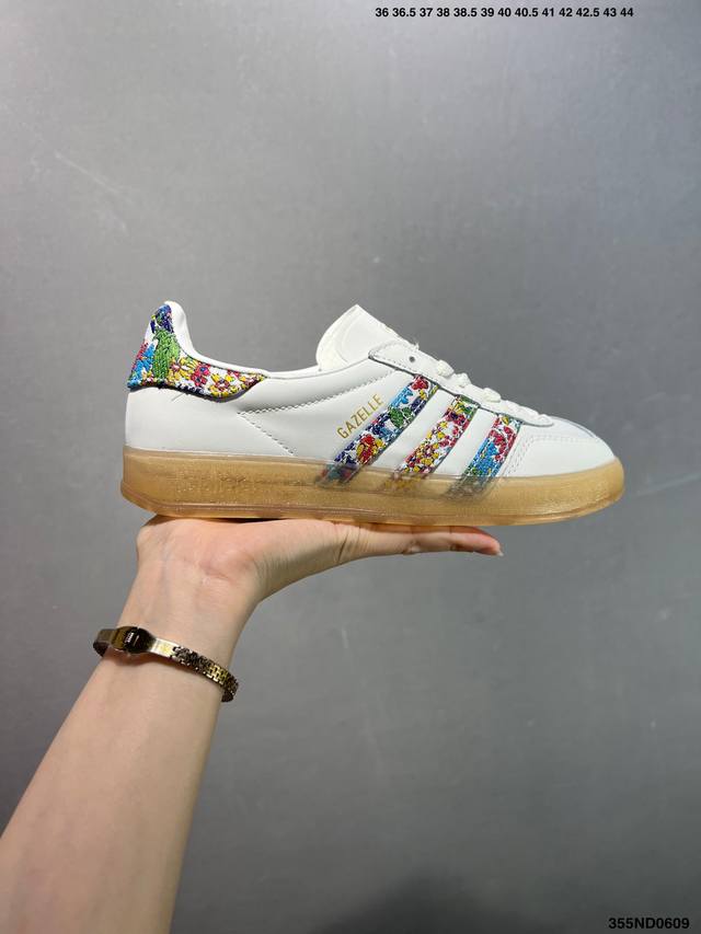 Ad Originals Gazelle Indoor 三叶草复古休闲运动板鞋 原装公司级 鞋面采用皮革环保纤维革材质，外置Rb橡胶大底，耐磨不打滑。T字鞋头设