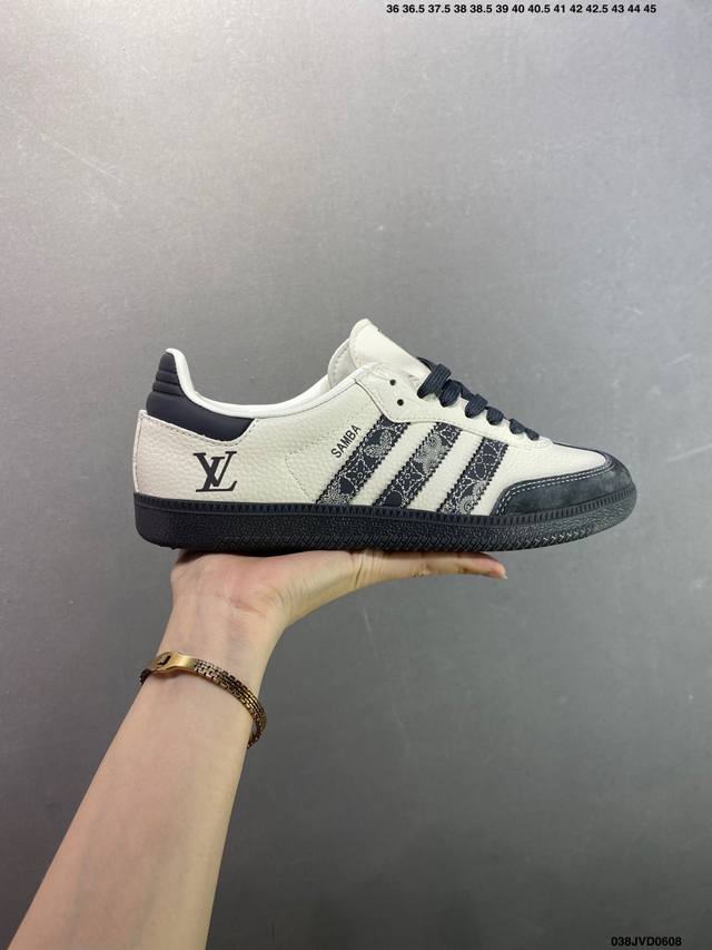 公司级 Ad Original Samba Og 复古经典轻便板鞋 口碑大厂出品 正确烫金高频细节 原装纳米超迁皮料 独家私模橡胶大底 原盒原配 这款桑巴鞋展示
