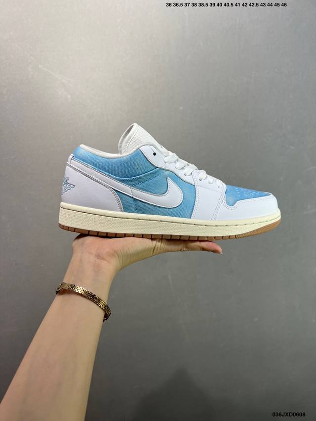 公司级Nike Air Jordan 1 Low Aj1乔1低帮休闲板鞋 同步官方配色 原档冲孔鞋头 四线拉帮 鞋舌高弹海绵填充 官方货号:553558 113