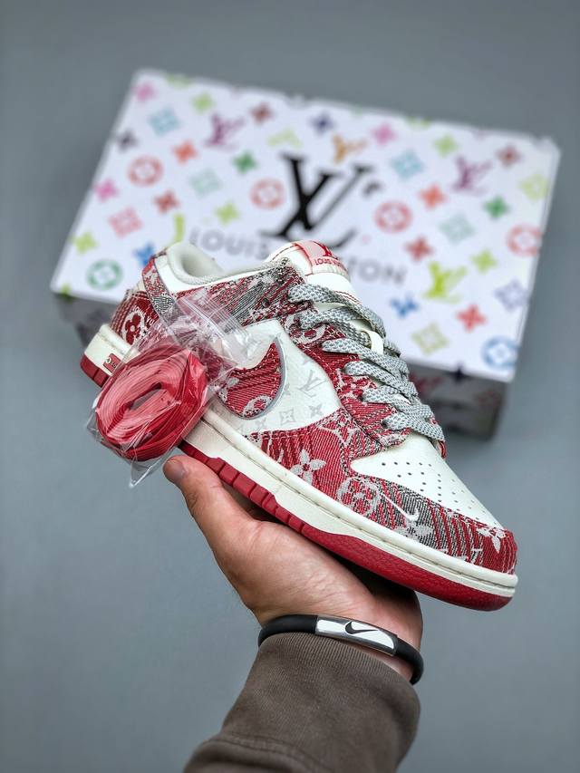 Nike Sb Dunk Low Lv联名 灰红牛仔 周年高端定制 低帮休闲板鞋 Sc9772-809 #定制鞋盒 大厂纯原品质出货 超高清洁度 皮料切割干净无