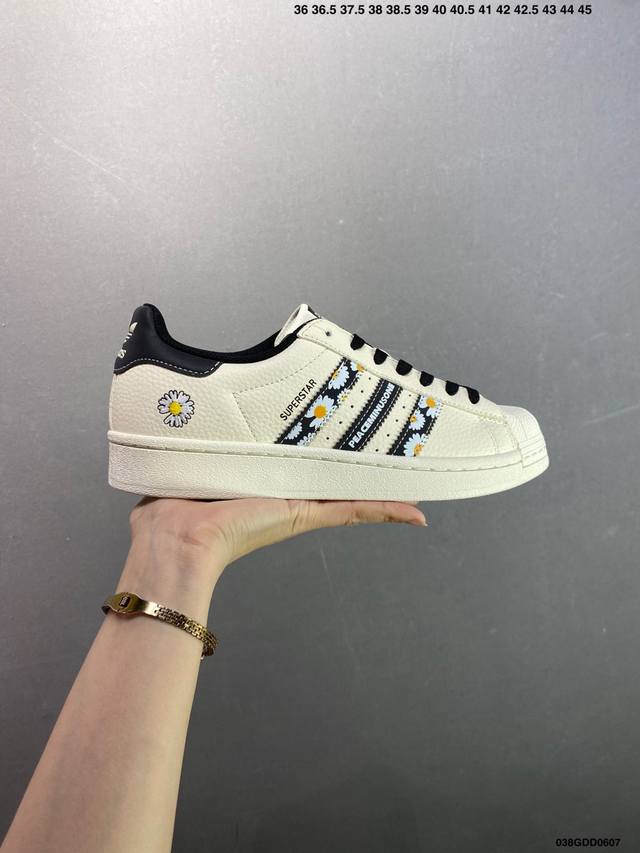 公司级Adidas Originals Gazelle Indoor 三叶草休闲防滑耐磨低帮板鞋 纯原版本 鞋头出色设计 塑就出众贴合感 稳固的后跟贴合足部曲线