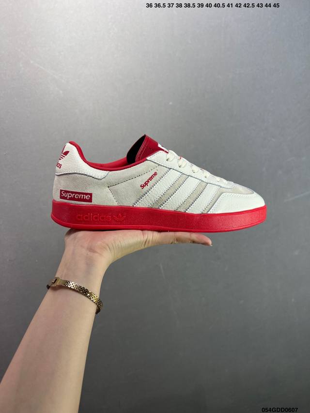 公司级 Ad Original Samba Og 复古经典轻便板鞋 口碑大厂出品 正确烫金高频细节 原装纳米超迁皮料 独家私模橡胶大底 原盒原配 这款桑巴鞋展示