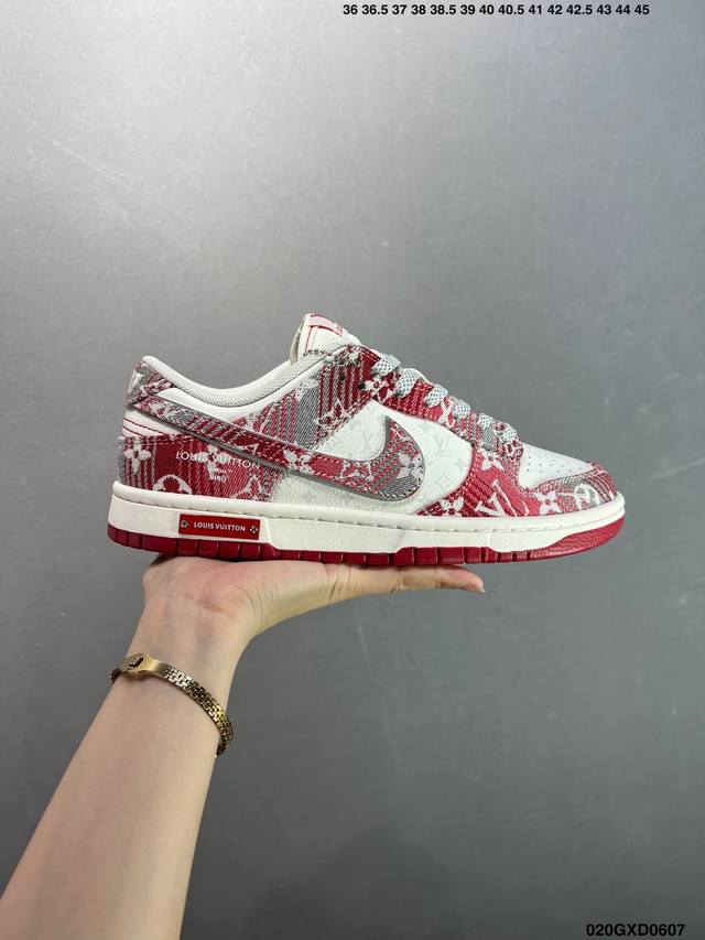 公司级Nike Dunk Sb Low 全新配色 定制Dunk Sb顾名思义，具有经典的Dunk血缘，又注入了更多的时尚元素。相较于普通的Dunk滑板鞋，改良版