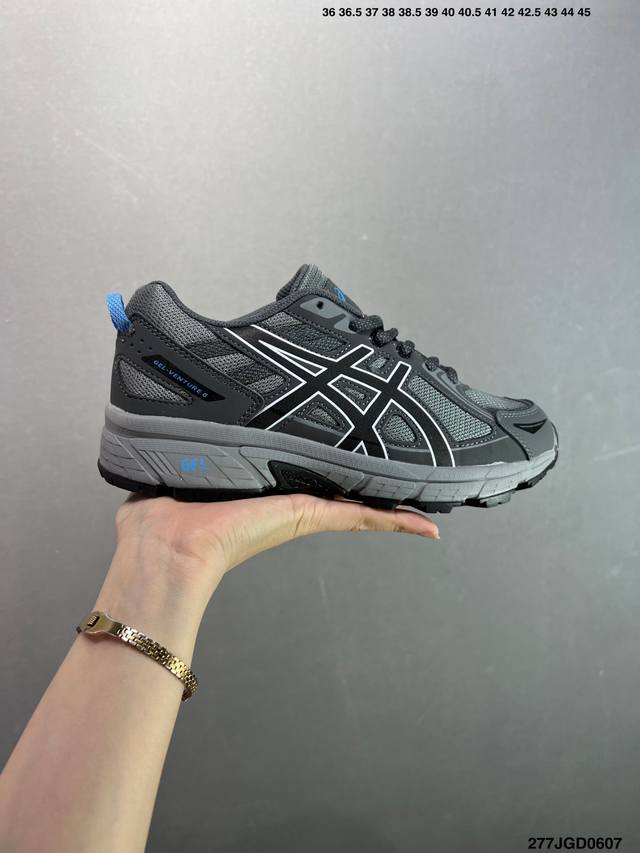 Gel-Venture 6系列 经典跑鞋 如今机能风和户外风吹得正劲，便是主打“Urban Outdoor机能越野风格”，城市和户外场景都能轻松应对。关键是跑鞋