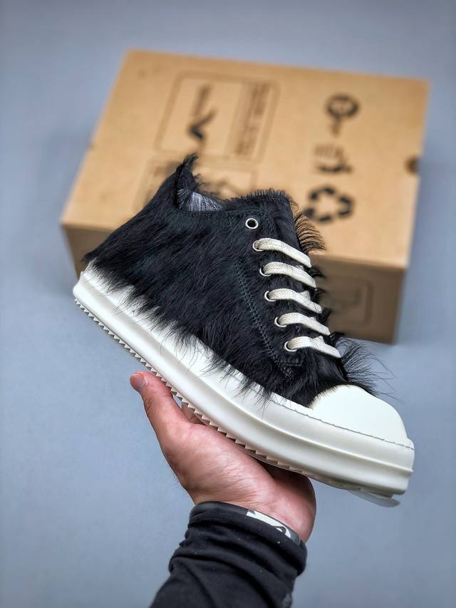 纯原 莞产G版，Ro欧文斯Rickowens “黑色马毛侵权”全新上线 这双经典的Ro侵权全鞋面采用了马毛制作，和针车间距都是极致还原！ 用料奢华考究，质感十分