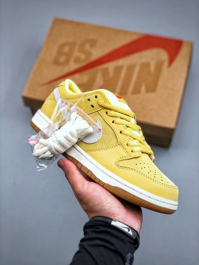 Nike Sb Dunk Low 黄生胶性价比天花板 Diy定制款 原装头层材料 独家版型蒸餾加工帶來的是更好的视觉和脚感体验大厂纯原品质出货 清洁度 电绣工艺