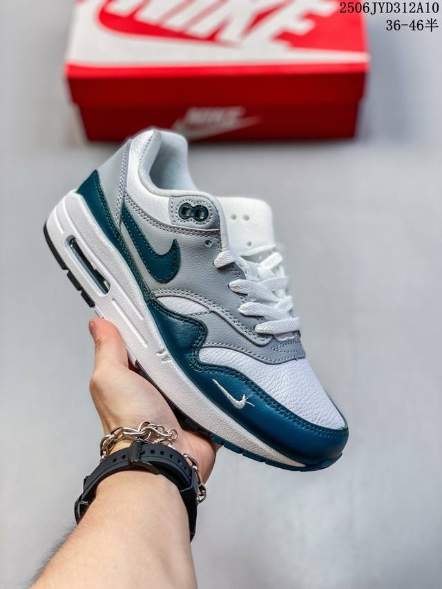 公司级真标带半码！ 耐克 Nike Air Max 1 初代复古气垫慢跑鞋 由Tinker Hatfeld和Mark Parker在1987年设计 灵感来自于巴