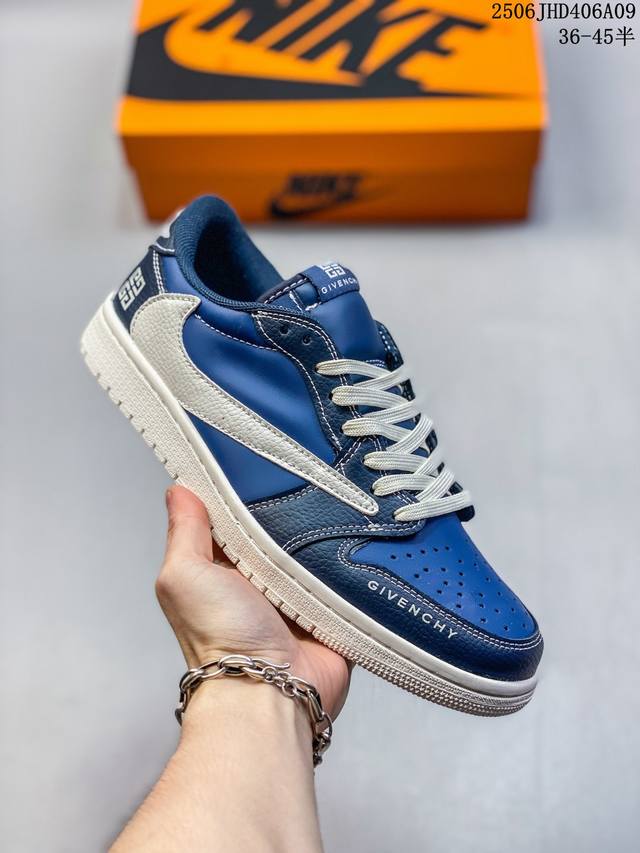 Air Jordan 1 倒钩 纪梵希联名,设计师Diy高端定制 高级浅蓝搭配七彩反光贴条闪勾时尚配色 采用柔软皮革面料带来超高舒适度体验的同时兼备百搭效果 货