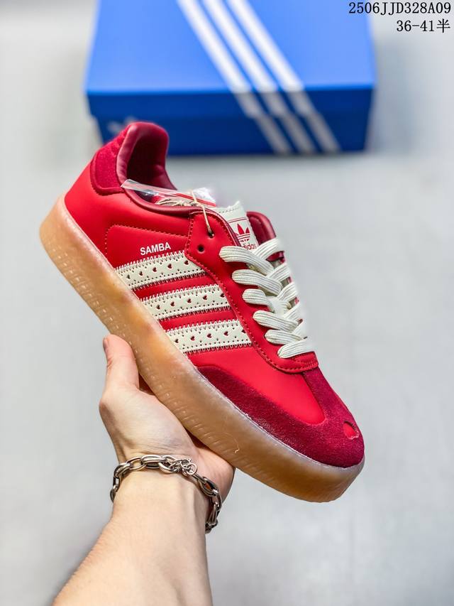 女鞋36-41码 带半码 Adidas Sambae W 真标半码制#采用翻毛皮组合环保纤维革鞋面材质#外置加厚烟胶橡胶大底三方联名运动鞋正式登场！Ronnie