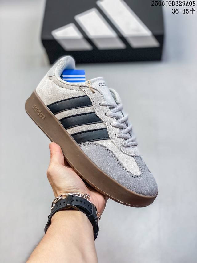 阿迪达斯 Adidas Barreda 考拉派对 复古休闲 清新 舒适百搭 德训鞋 T字头 防滑耐磨 低帮 板鞋 男女款运动鞋。鞋头加宽设计提升了穿着舒适度，长