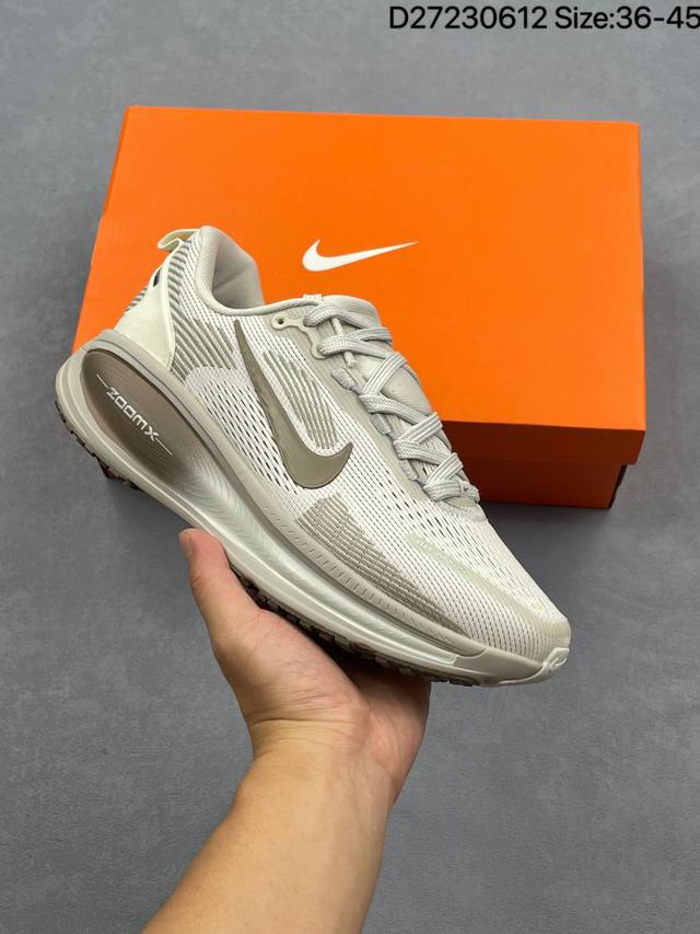 Nike Air Zoom Vomero 18 登月18 2025新款缓震休闲跑鞋 原鞋开发 内置全新缓震Zoom气垫 货号：Hm6804 003 尺码：36-