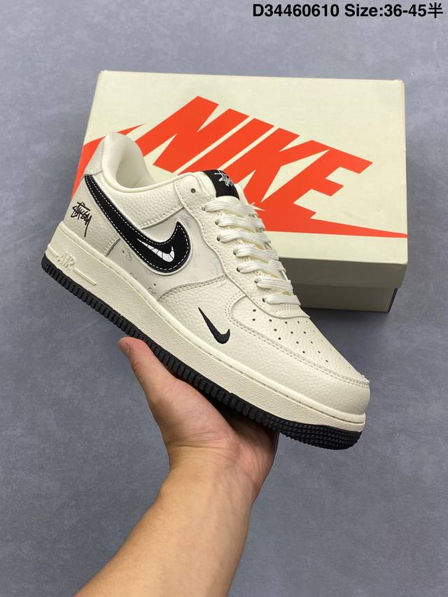 耐克Nike Air Force 1“07空军一号低帮百搭休闲运动板鞋。柔软、弹性十足的缓震性能和出色的中底设计，横跨复古与现代的外型结合，造就出风靡全球三十多