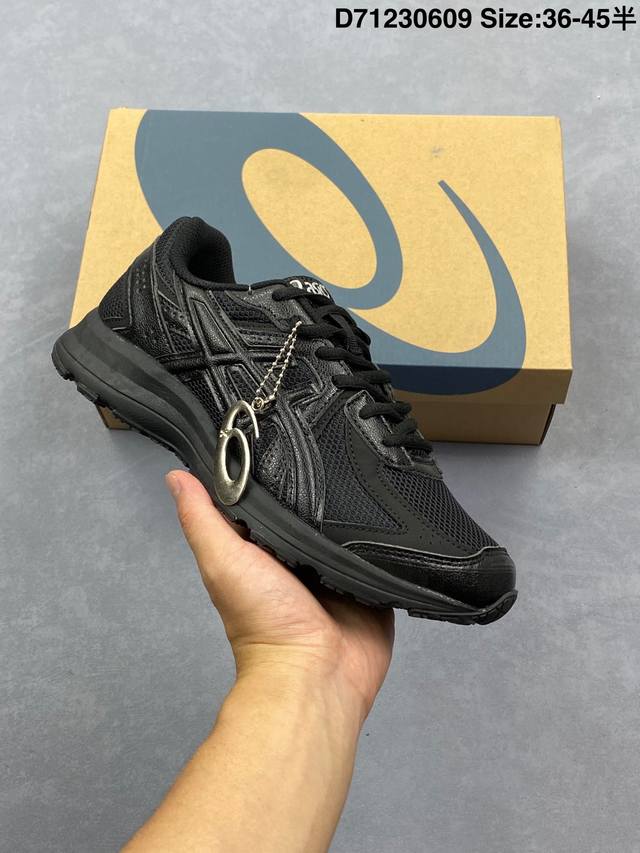 专业跑鞋品牌-亚瑟士 Asics Jog S 休闲运动跑步鞋 低帮轻量透气缓震 面料使用网布增加透气性 鞋底纹路以越野跑鞋为灵感概念 增添潮流感 外观上也增加了
