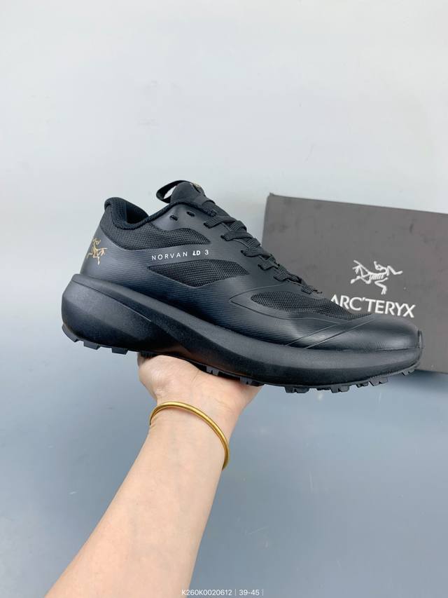 公司级 Arcteryx Sylan 始祖鸟户外防水透气低帮徒步登山鞋 Arcteryx中文名始祖鸟 加拿大户外服饰品牌 1989年创立于加拿大温哥华 始祖鸟来