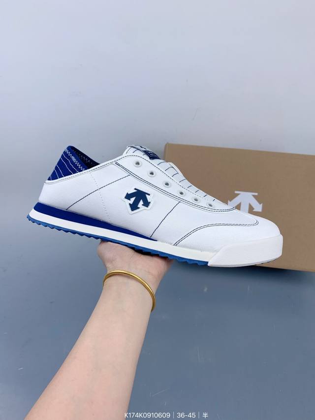 公司级 Descente Chron Chron Tempo Slip-On迪桑特男女同款Chron复古帆布运动休闲鞋，舒适透气鞋面易清洁、侧面硅胶设计、鞋舌与