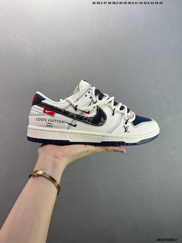 公司级Nike Dunk Sb Low 定制配色 定制Dunk Sb顾名思义，具有经典的Dunk血缘，又注入了更多的时尚元素。相较于普通的Dunk滑板鞋，改良版