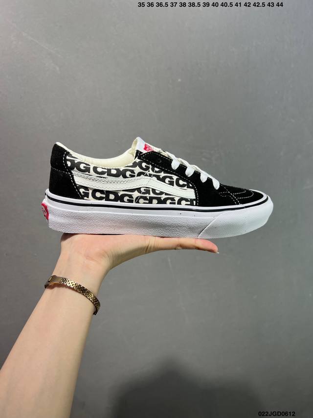 Vans Classics Knu Skool 苏格兰格纹拼接 厚鞋舌面包鞋 Vans联名超火的土豆鞋，复古经典，鞋头放大、包边上移加厚、鞋舌加厚。Vans C