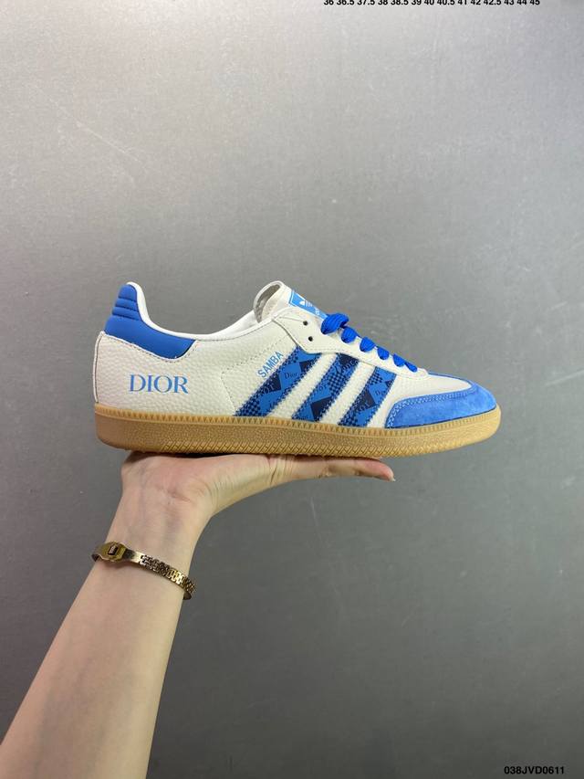 公司级 Ad Original Samba Og 复古经典轻便板鞋 口碑大厂出品 正确烫金高频细节 原装纳米超迁皮料 独家私模橡胶大底 原盒原配 这款桑巴鞋展示