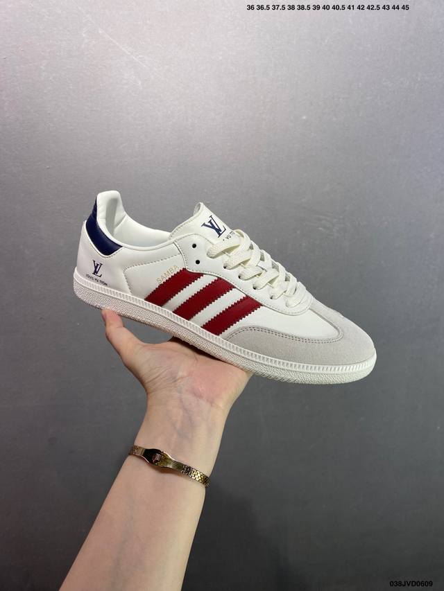 公司级 Ad Original Samba Og 复古经典轻便板鞋 口碑大厂出品 正确烫金高频细节 原装纳米超迁皮料 独家私模橡胶大底 原盒原配 这款桑巴鞋展示