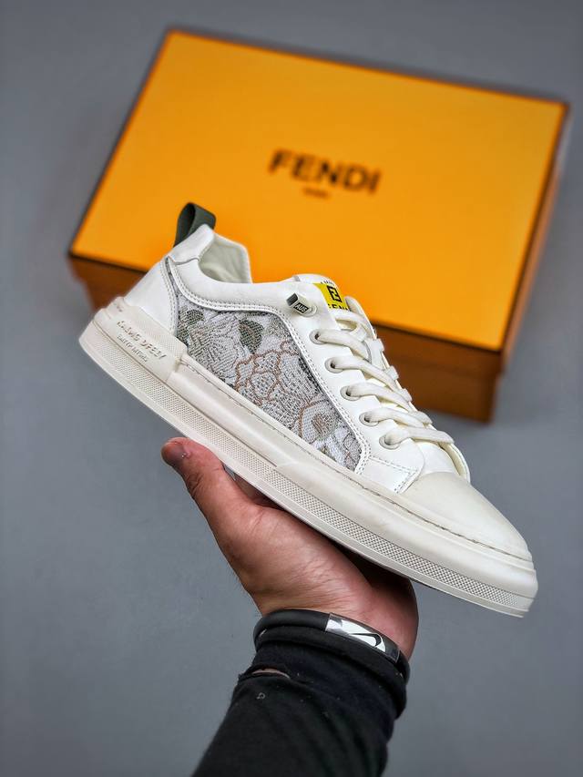 Z Fendi 芬迪 板鞋 休闲鞋 独家官网一比一开模 渠道原装订单 釆用精选舒适面料 鞋面走线工整 清晰质感 高端时尚 简约大气 尺码：39-44