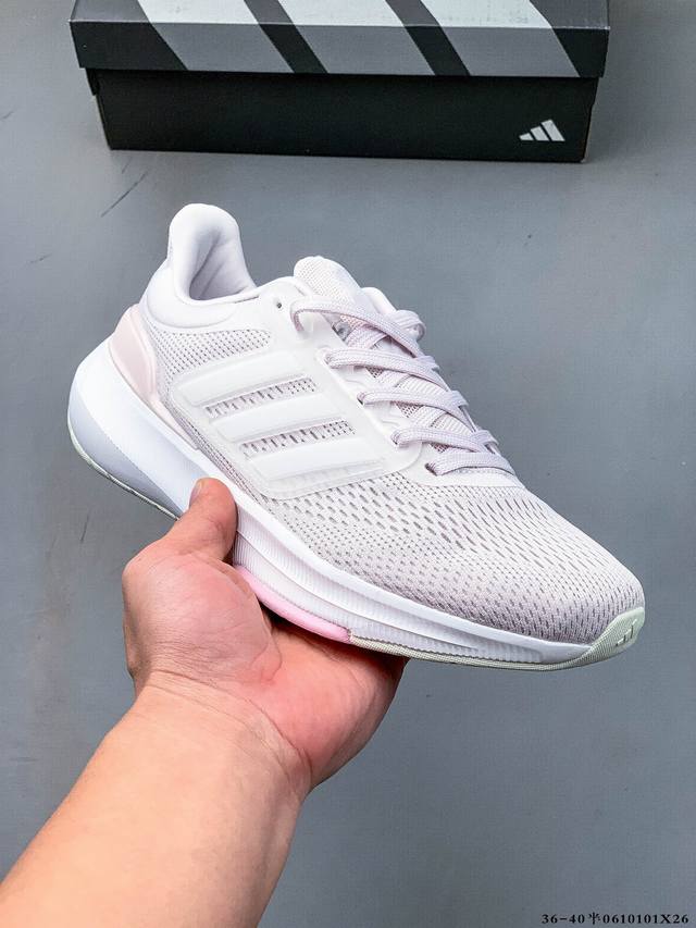阿迪达斯Adidas Ultrabounce 新款透气缓震跑步鞋 这款Adidas跑步鞋，采用网眼布鞋面，脚感舒适透气，搭载Bounce技术，回弹缓震，橡胶鞋底
