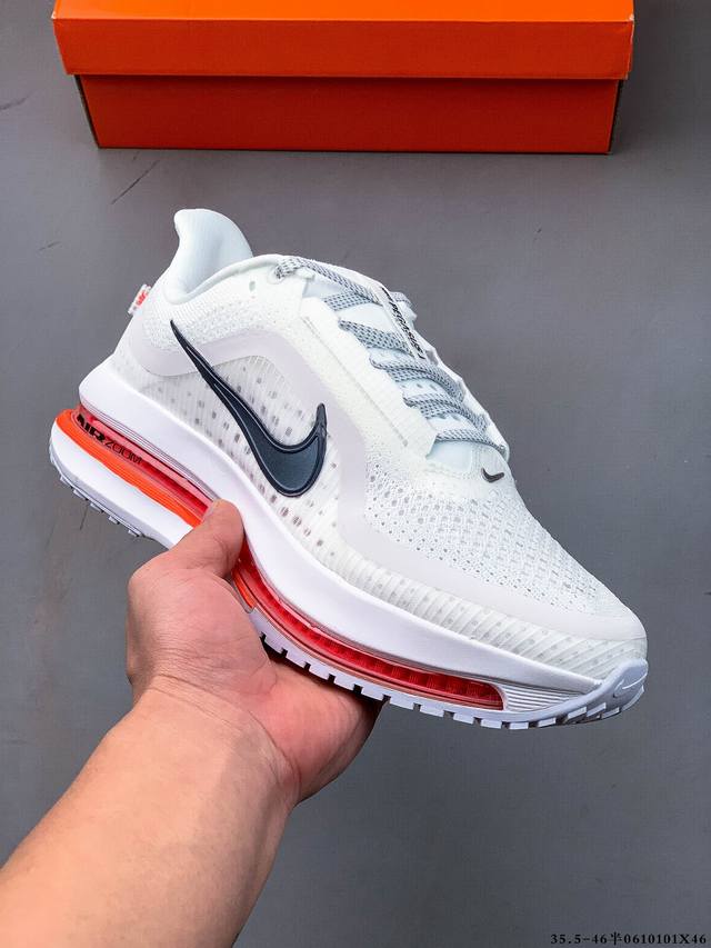 耐克Nike Pegasus Premium 减震防滑耐磨透气休闲跑步鞋 兼顾迅疾外观和稳固脚感 后跟覆面和中足动态支撑巧妙融合 缔造稳定顺畅的迈步体验 061